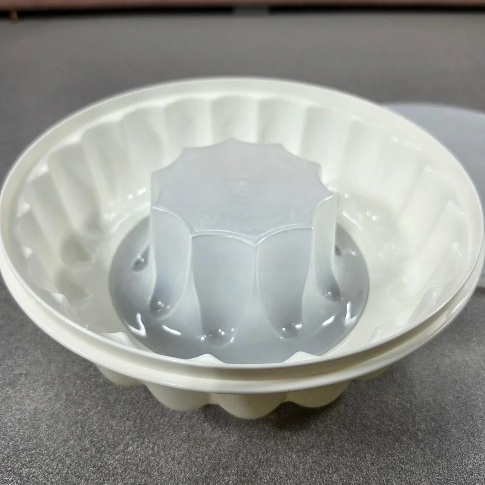 Tupperware Jel-Ring Jello Mold White Excellent Fluted 3-Piece Set‎